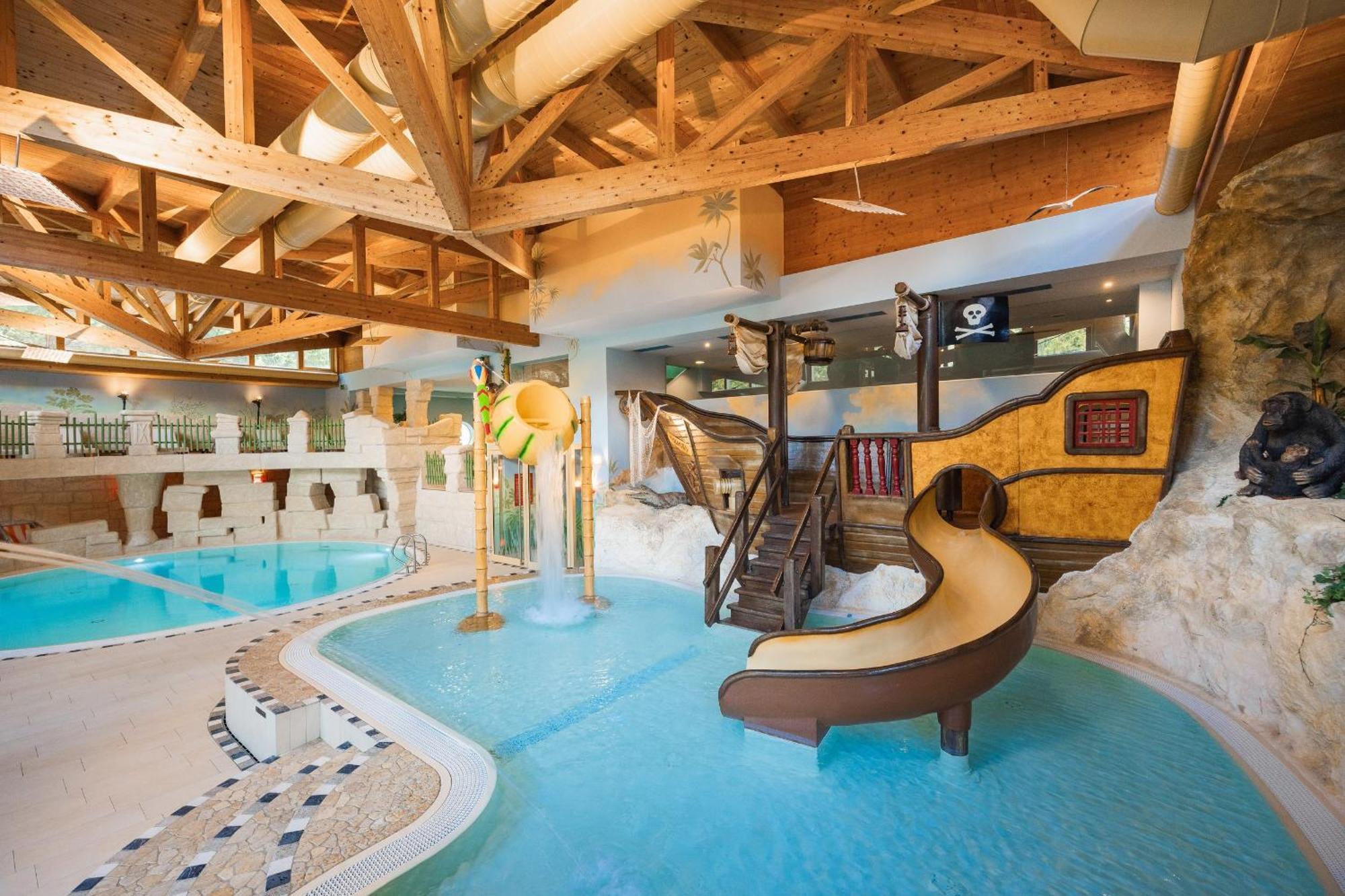 Neueroeffnung Miaflor Familien- & Aktivresort Ried im Oberinntal Exterior foto